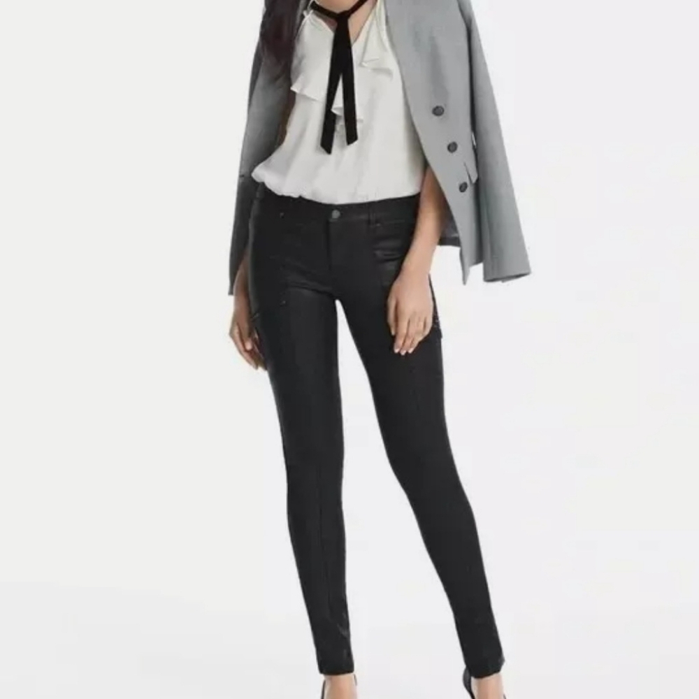 Brand- WHITE HOUSE BLACK MARKET. Size- 0. Color- Black